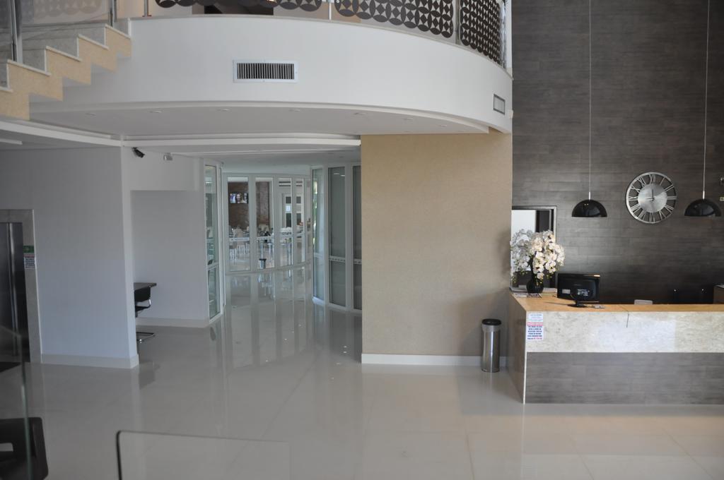 Kamur Plaza Hotel Goianesia Exterior photo